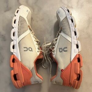 On Cloud Running Helion Cloudtec Cream and Orange Athletic Shoes Sneakers